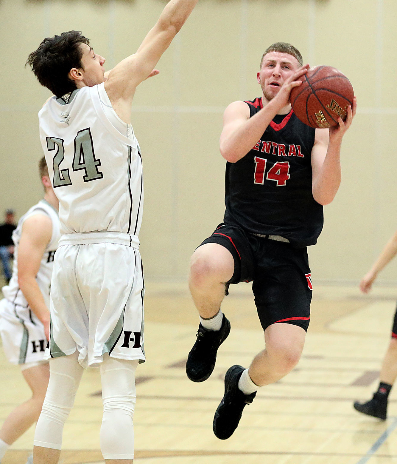 Dec 14: La Crosse Central vs Holmen